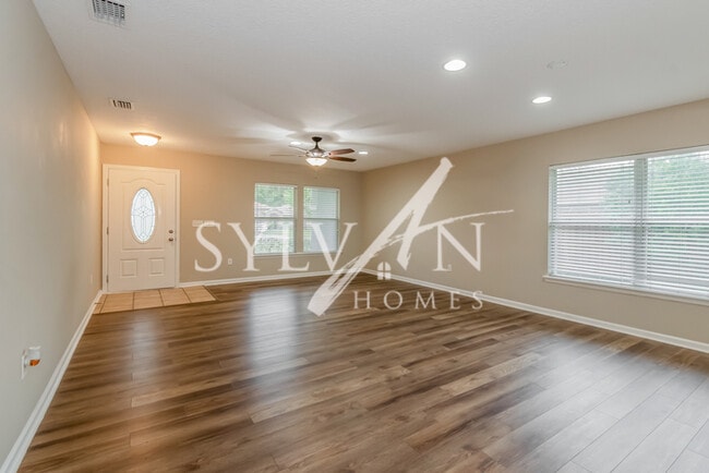 Building Photo - Lease today! No extra charge for contentme...