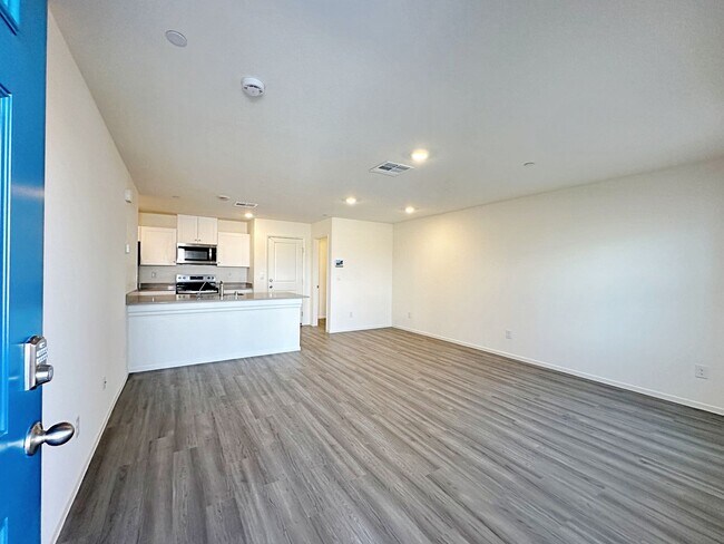 Building Photo - 1 MONTH FREE RENT* 3 BEDROOM TOWNHOUSE LOCATED IN INSPIRADA