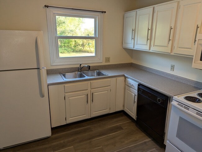 Building Photo - 30 Long Plain Rd