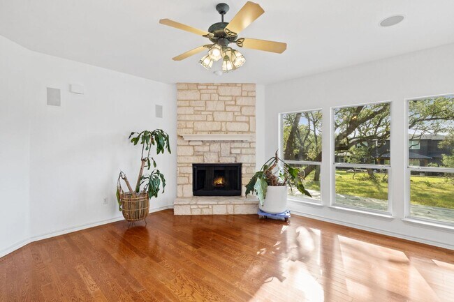 Building Photo - 500 Errol Dr