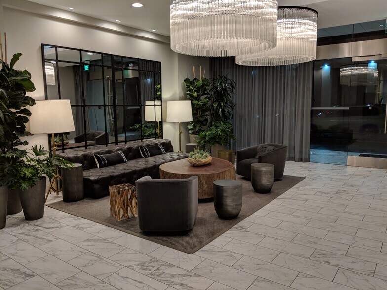 Remodeled lobby - 199 New Montgomery St