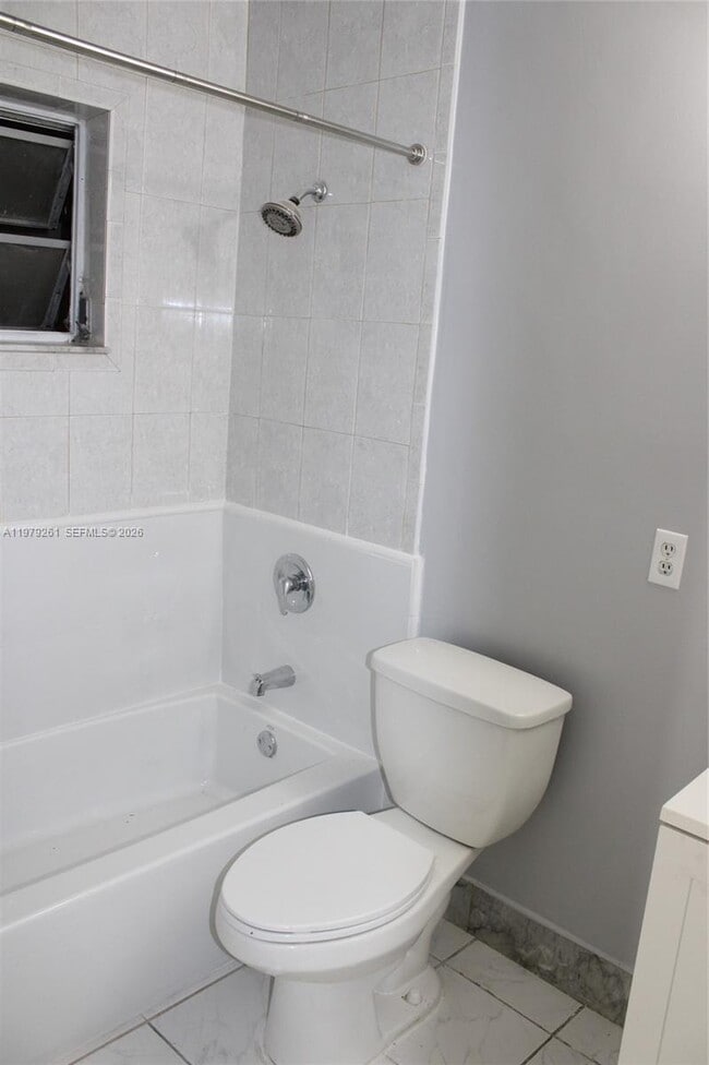 Building Photo - 3040 SW 69th Ave