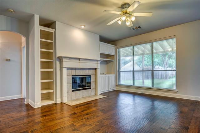 Building Photo - 2304 Greenview Dr