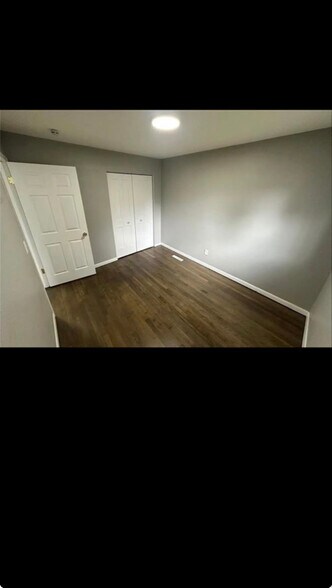 Building Photo - 4640 Edgewood St