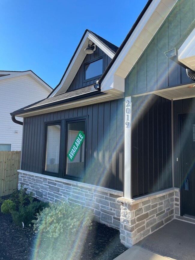 Building Photo - Beautiful Home for Rent – Modern Comforts ...