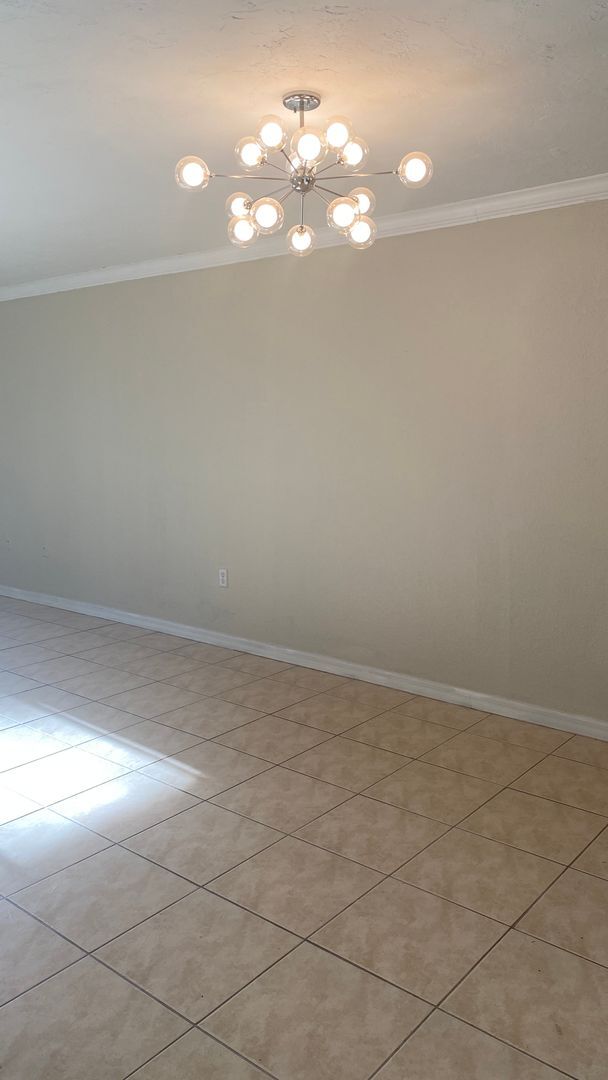 Building Photo - Updated 1-Bedroom Condo in a Gated Communi...