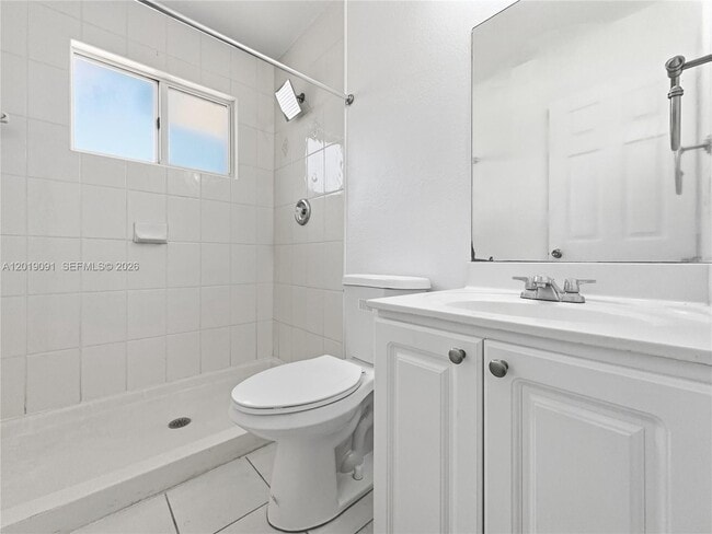 Building Photo - 3002 San Remo Cir