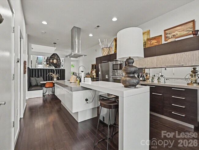 Building Photo - 341 Viburnum Way Ct