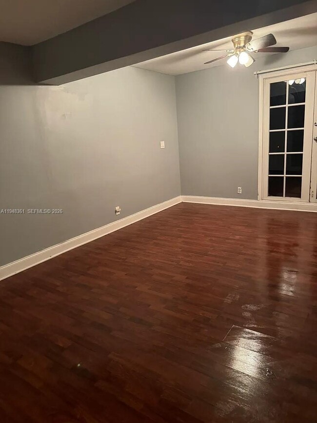 Building Photo - 812 SE 14th Ct