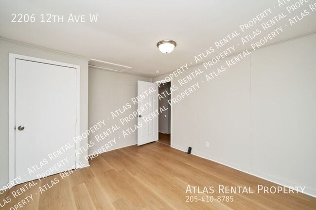 Building Photo - 2206 12th Ave W