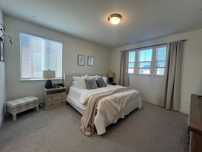 Building Photo - Beautiful Rockcress Home Near Dining, Shopping, And More!