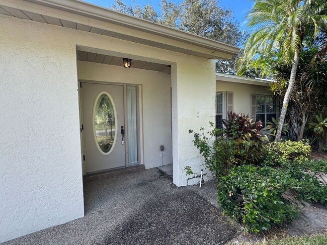 Building Photo - 3966 Oakhurst Blvd