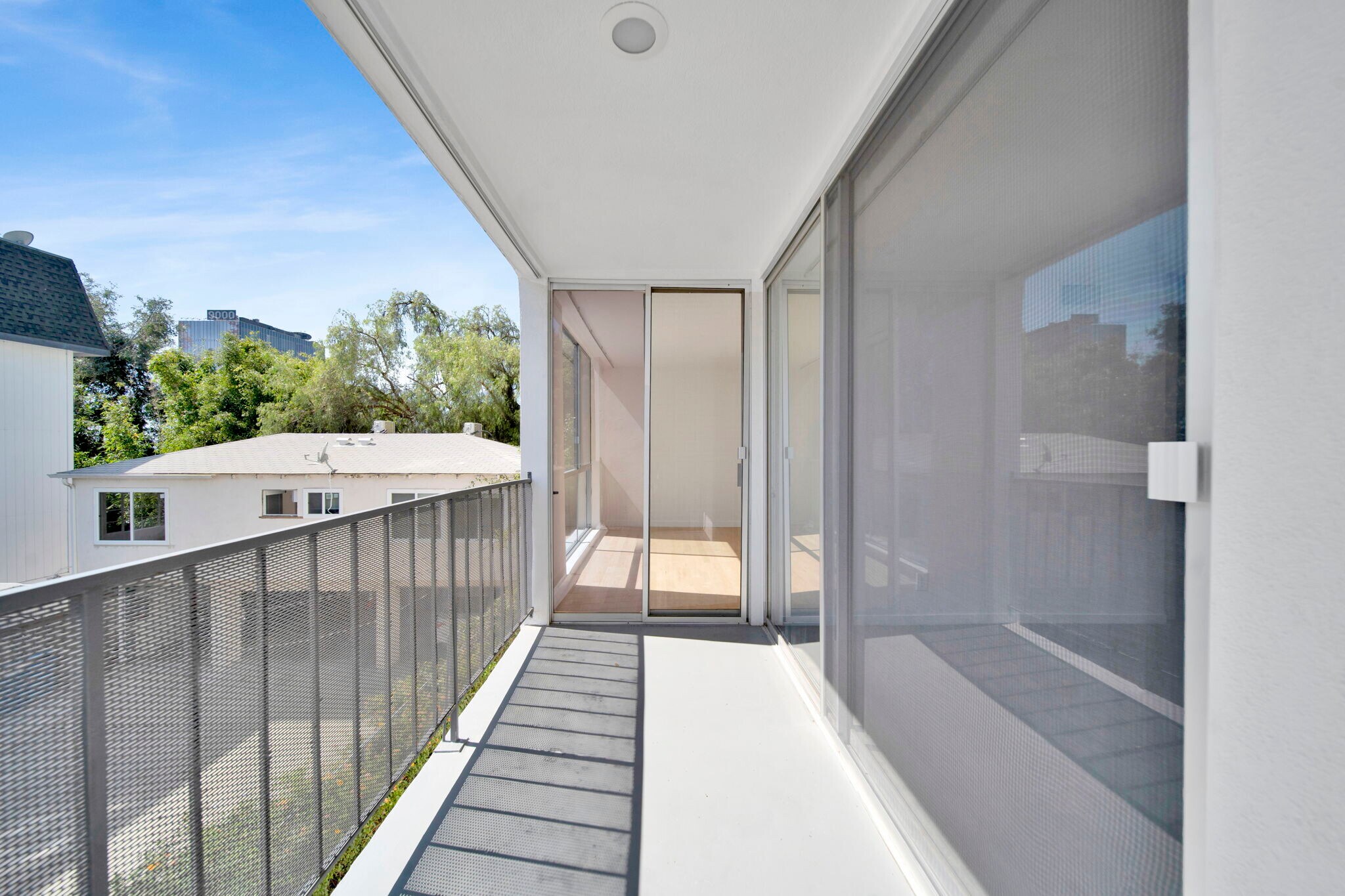 Building Photo - 1147 N Clark St