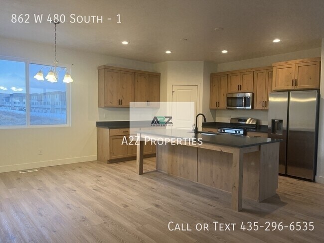 Building Photo - 862 W 480 S