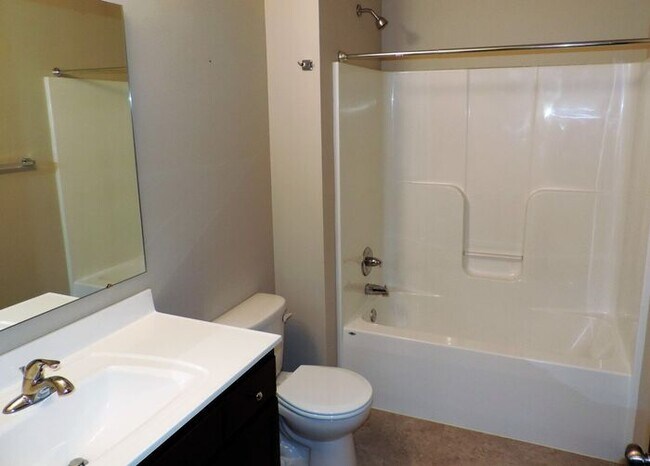 Building Photo - $1,635| 2 Bedroom, 2 Bathroom 1st Floor Condo | Pet Friendly* | Available for August 1st, 2026 Mo...