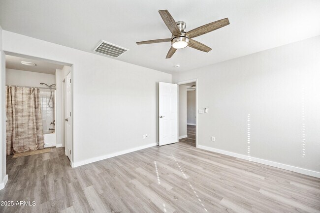 Building Photo - 2051 W Kristina Ave