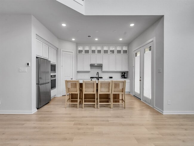 Building Photo - 19707 Curved Steel Dr