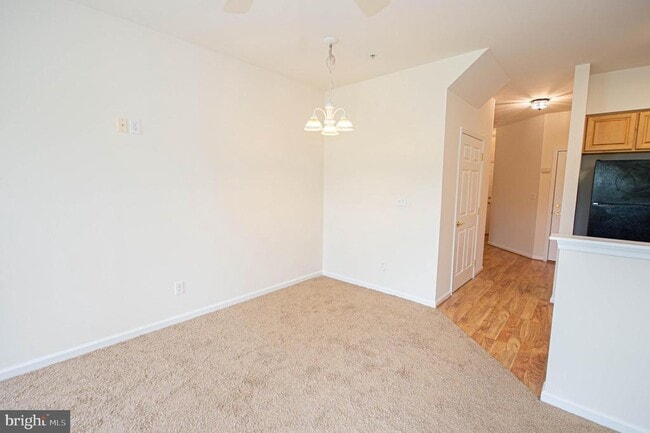 Building Photo - 438 Parkview Ct