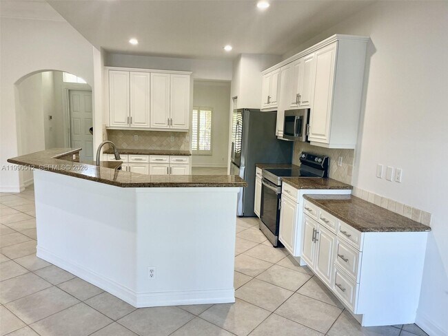 Building Photo - 11289 NW 65th Manor