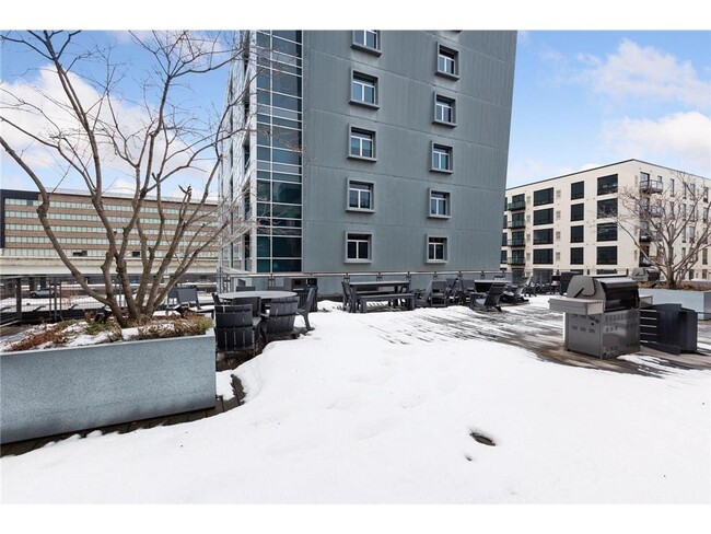 Building Photo - 525 N 3rd St