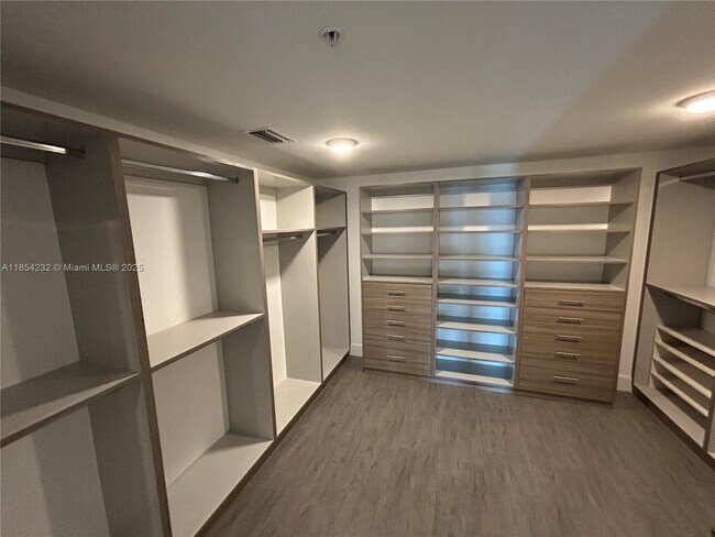 Building Photo - 400 Sunny Isles Blvd
