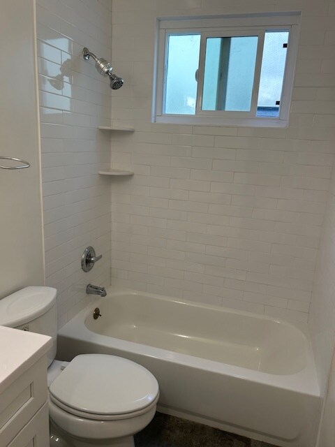 Building Photo - 1242 N Westmoreland Ave