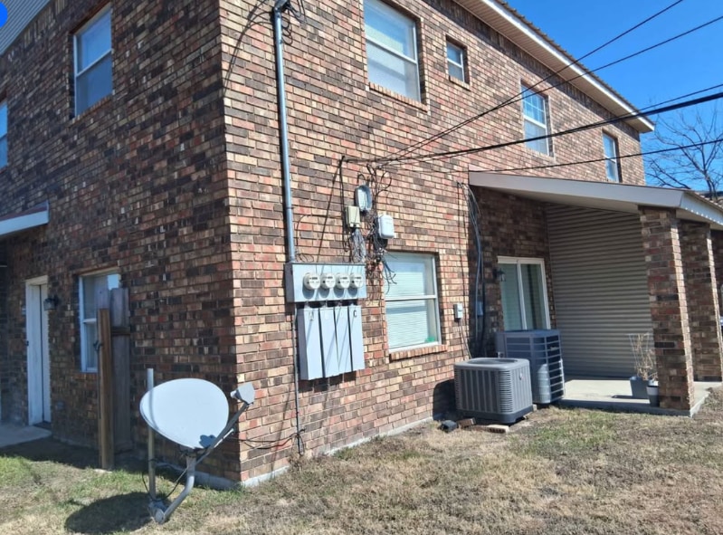 Building Photo - 506 Alpine St