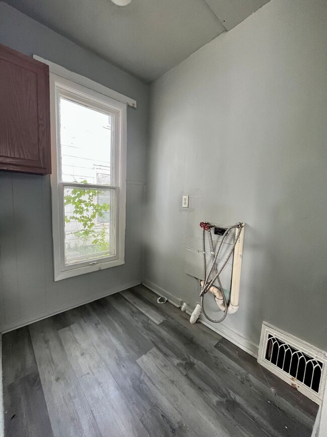 Building Photo - 4201 Cumings Street