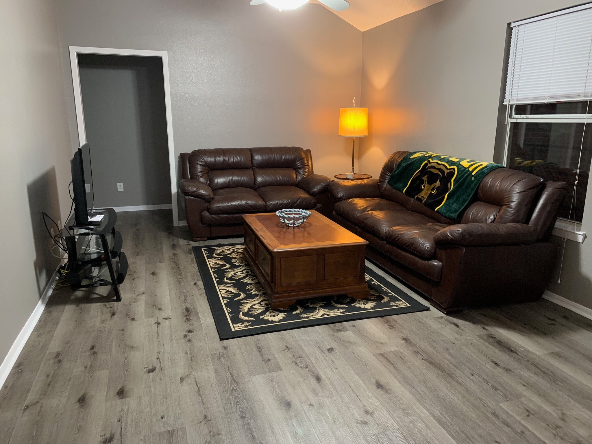 Living room - 1307 Bagby Ave