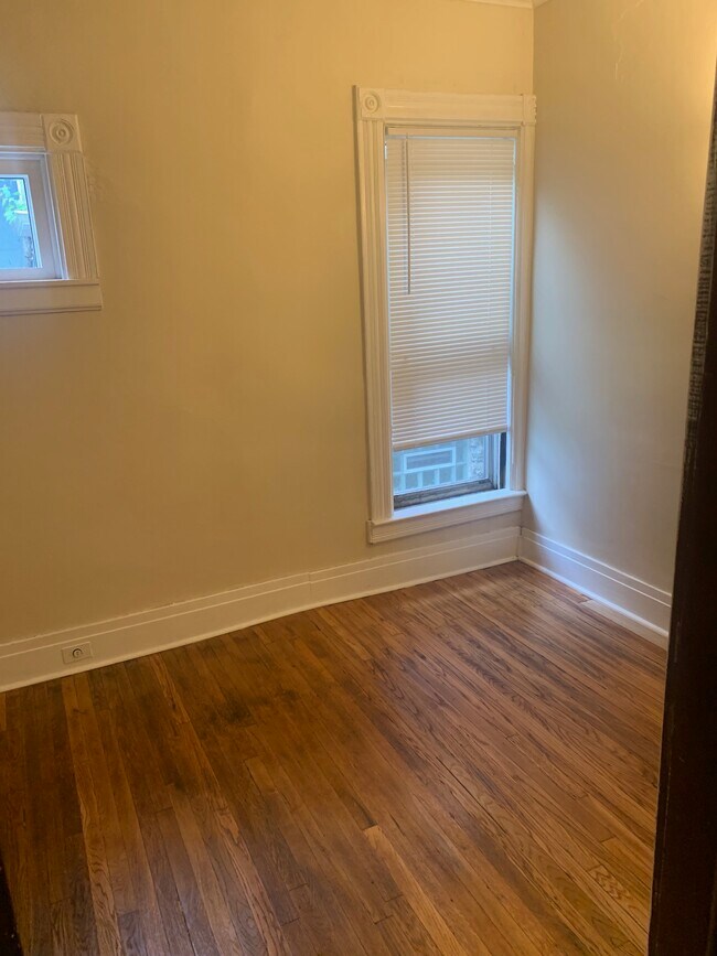 Bedroom - 695 West Ave