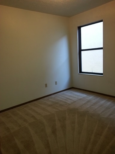 Building Photo - 180 E 12th Ave