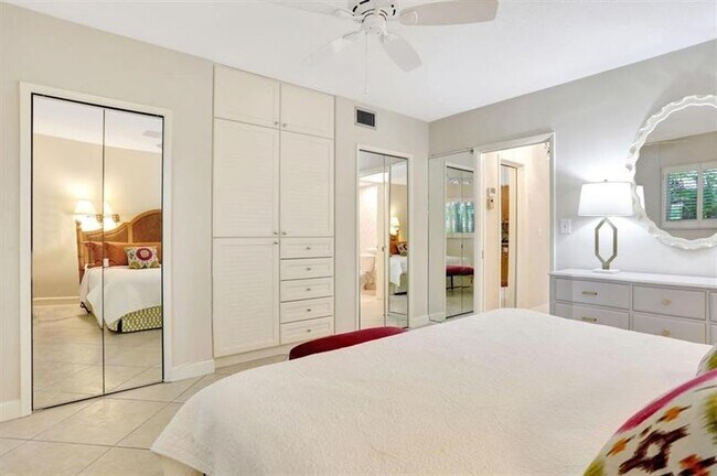 Building Photo - 3215 SE 10th St