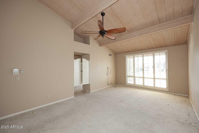 Building Photo - 9969 E Bayview Dr