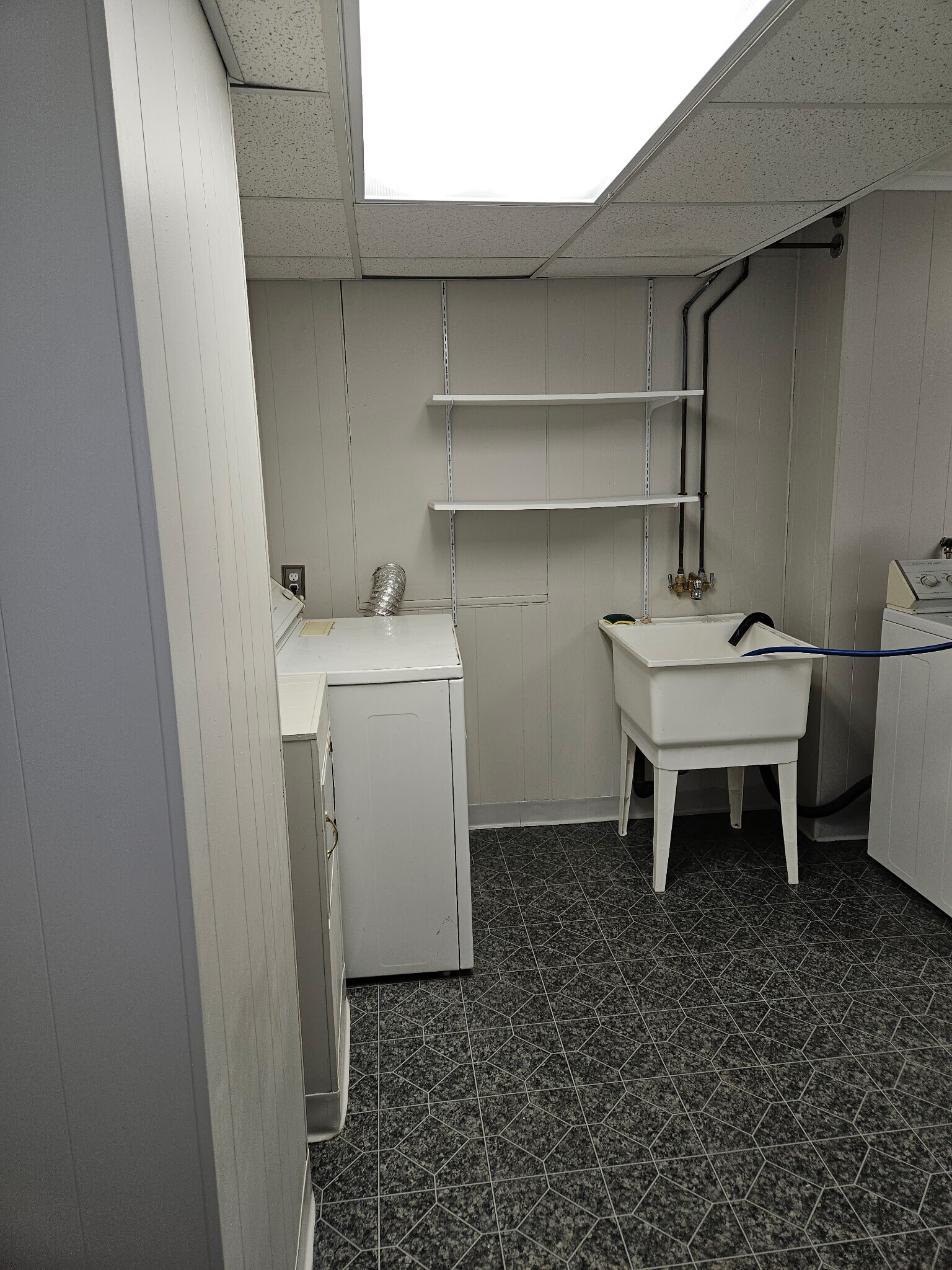 Building Photo - 1039 Clay Ave