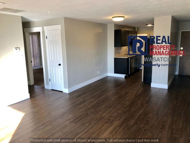 Building Photo - 207 S 600 E