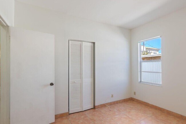 Building Photo - 509 Plymouth Rd