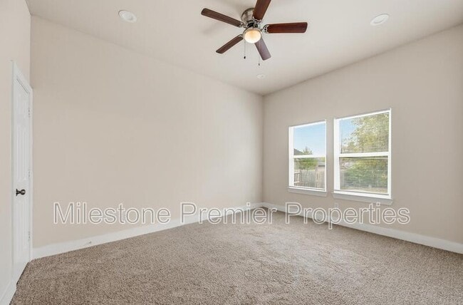 Building Photo - 1220 Jones St