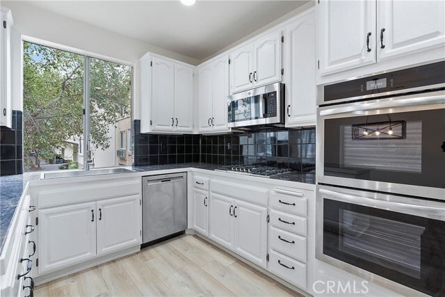 Building Photo - 15 Florentine