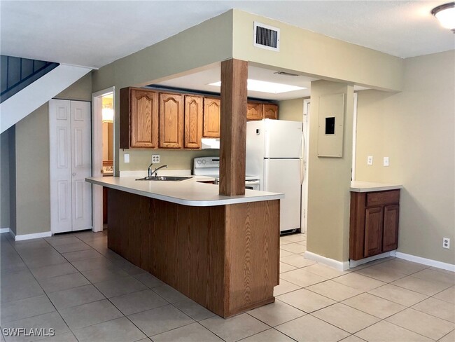 Building Photo - 3303 Royal Canadian Trace