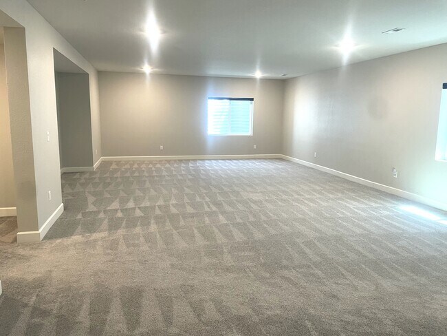 Building Photo - 4420 S Perth Ct