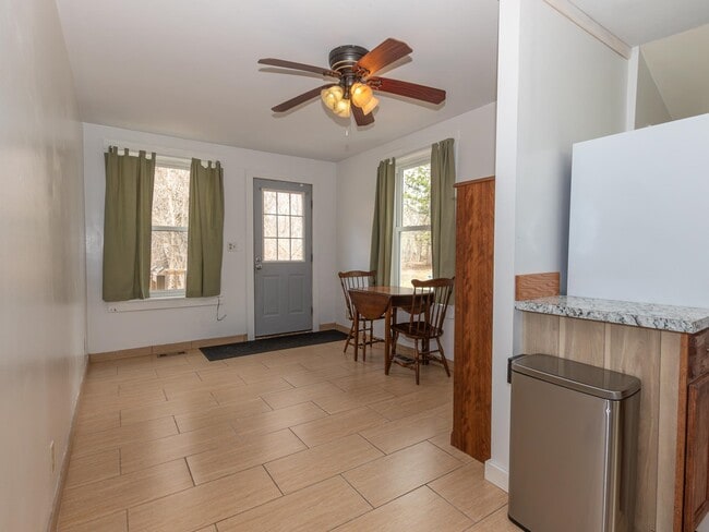 Building Photo - 212 Gilsum St