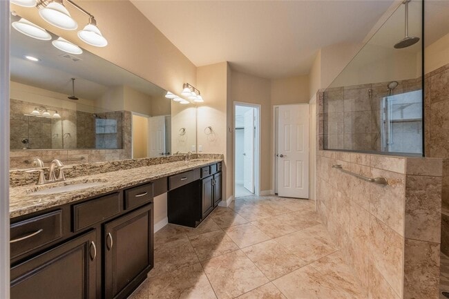 Building Photo - 1920 Mary Ella Dr