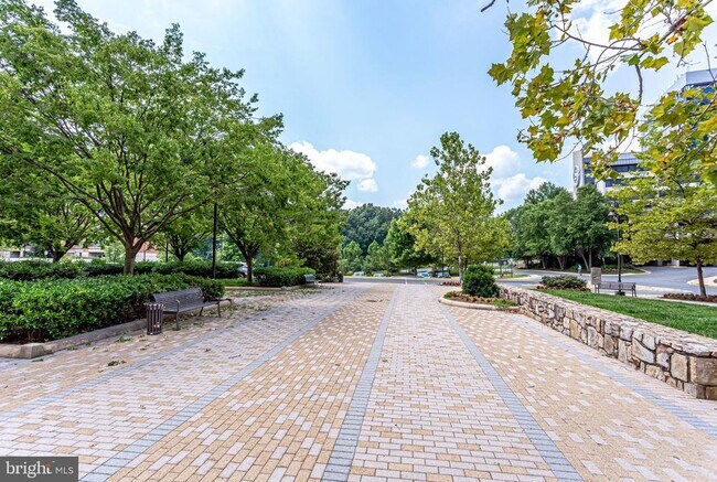 Building Photo - 11760 Sunrise Valley Dr