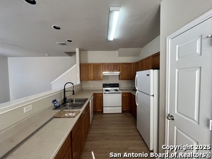 Building Photo - 5811 Golf Bend