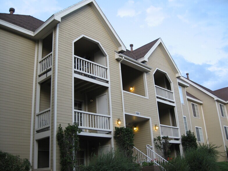 Outside of Building - Top Floor Unit - 1221 E Waterside Cv