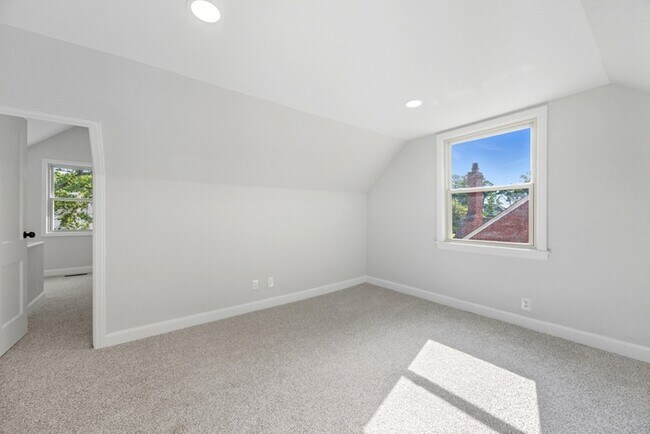 Building Photo - WELCOME TO WILLOUGHBY TERRACE!!!