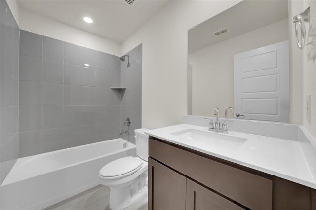 Building Photo - 2044 Hearn Dr