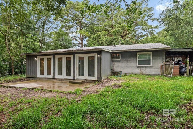 Building Photo - 200 S Hillside Ln