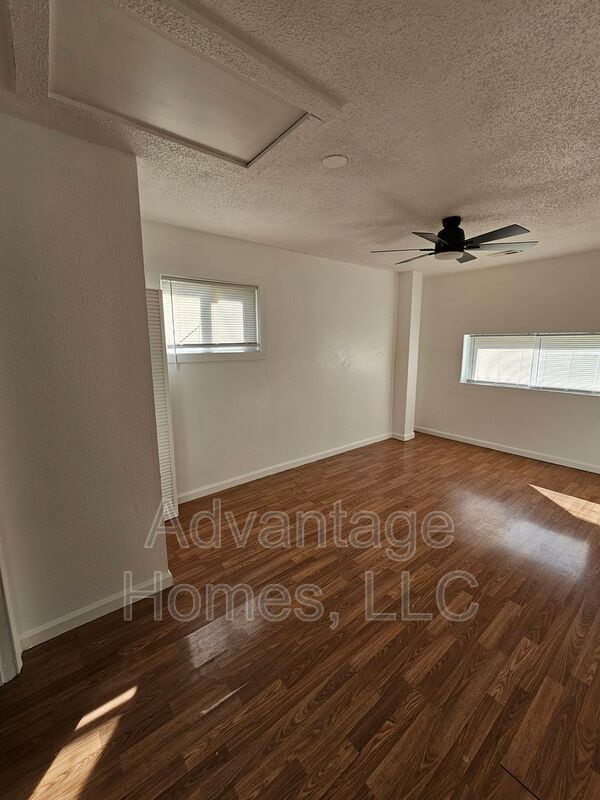 Building Photo - 11410 Palmer Ave