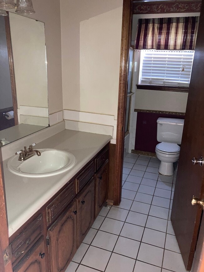 Building Photo - 707 N 1st St